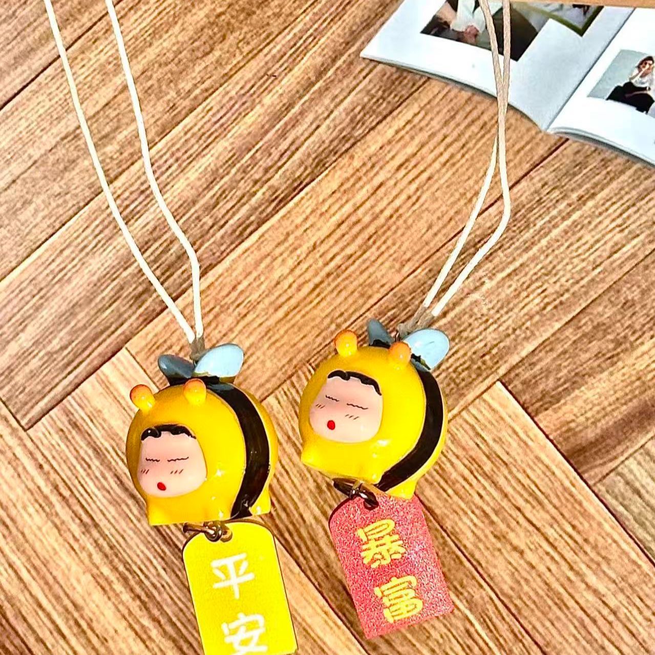 짱구는 못말려 꿀벌 코스프레 피규어 자동차 장식 펜던트 - Car Accessories For Inside 리뷰 및 가격